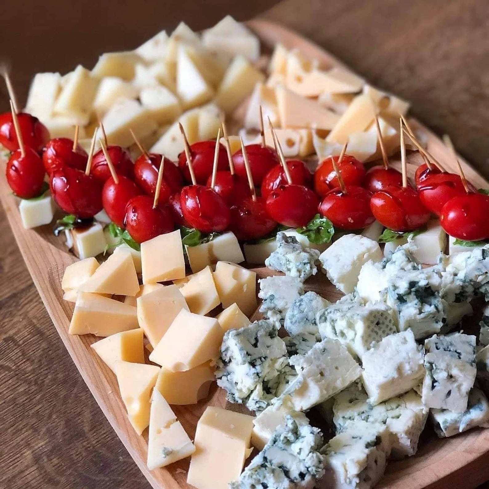 Platou servire din lemn forma dreptunghiulara cu 5 compartimente