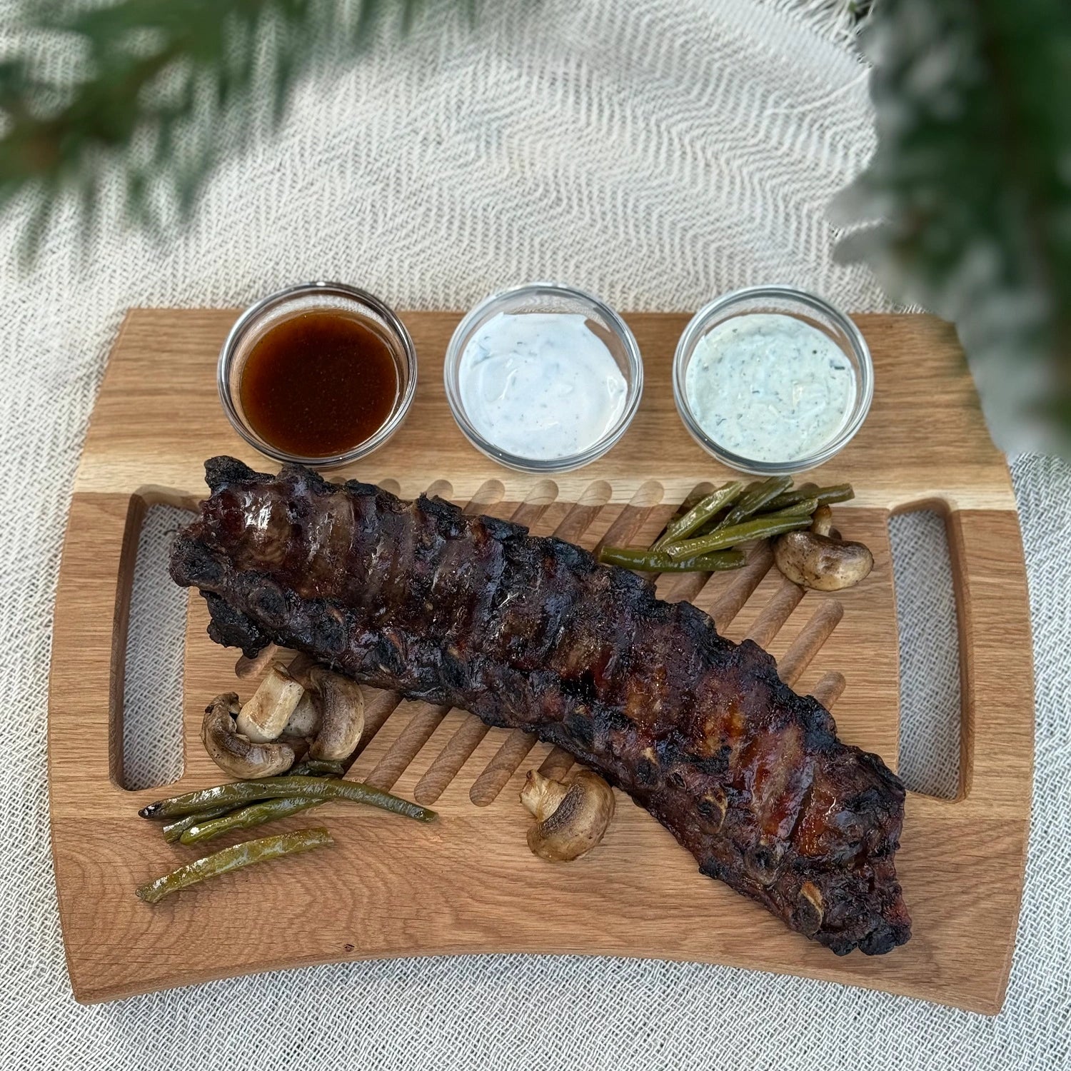 Dębowy półmisek do serwowania steków i grilla – rustykalna deska 37×27 cm