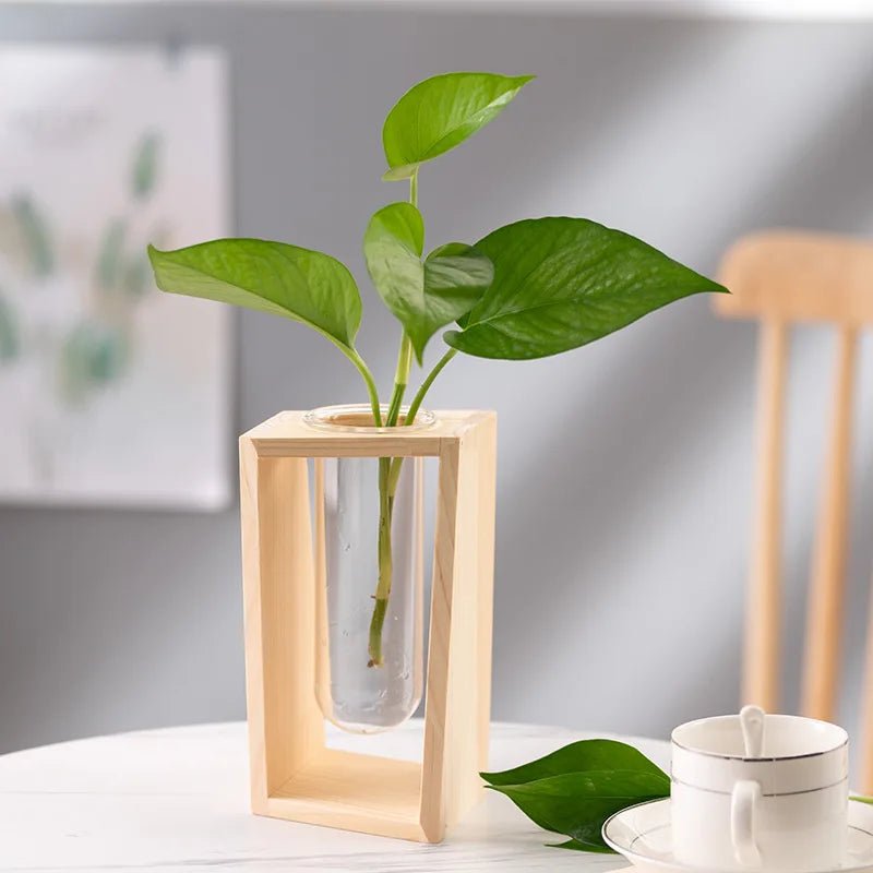 Vaza din sticla si lemn model nordic – design simplu si elegant pentru flori - Reelken